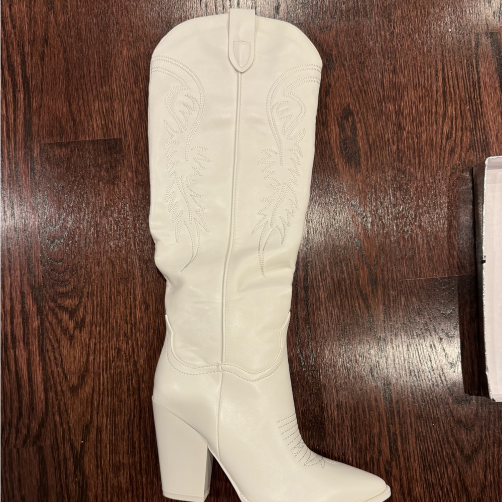 Cowboy Boots - Picture 8 of 14